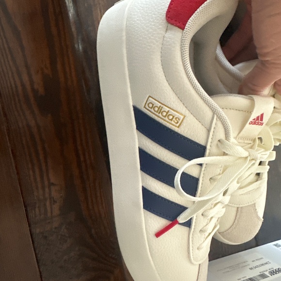 Adidas - Picture 2 of 5